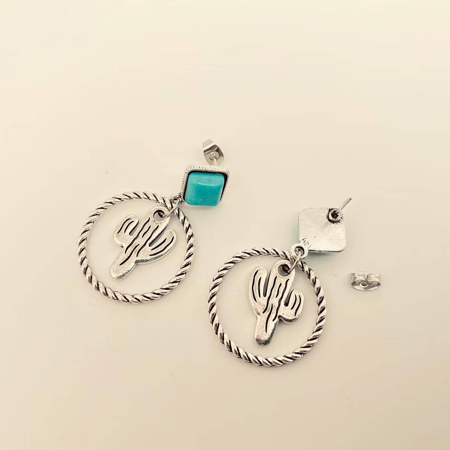 Western Style Sunflower Pendant Post Earrings