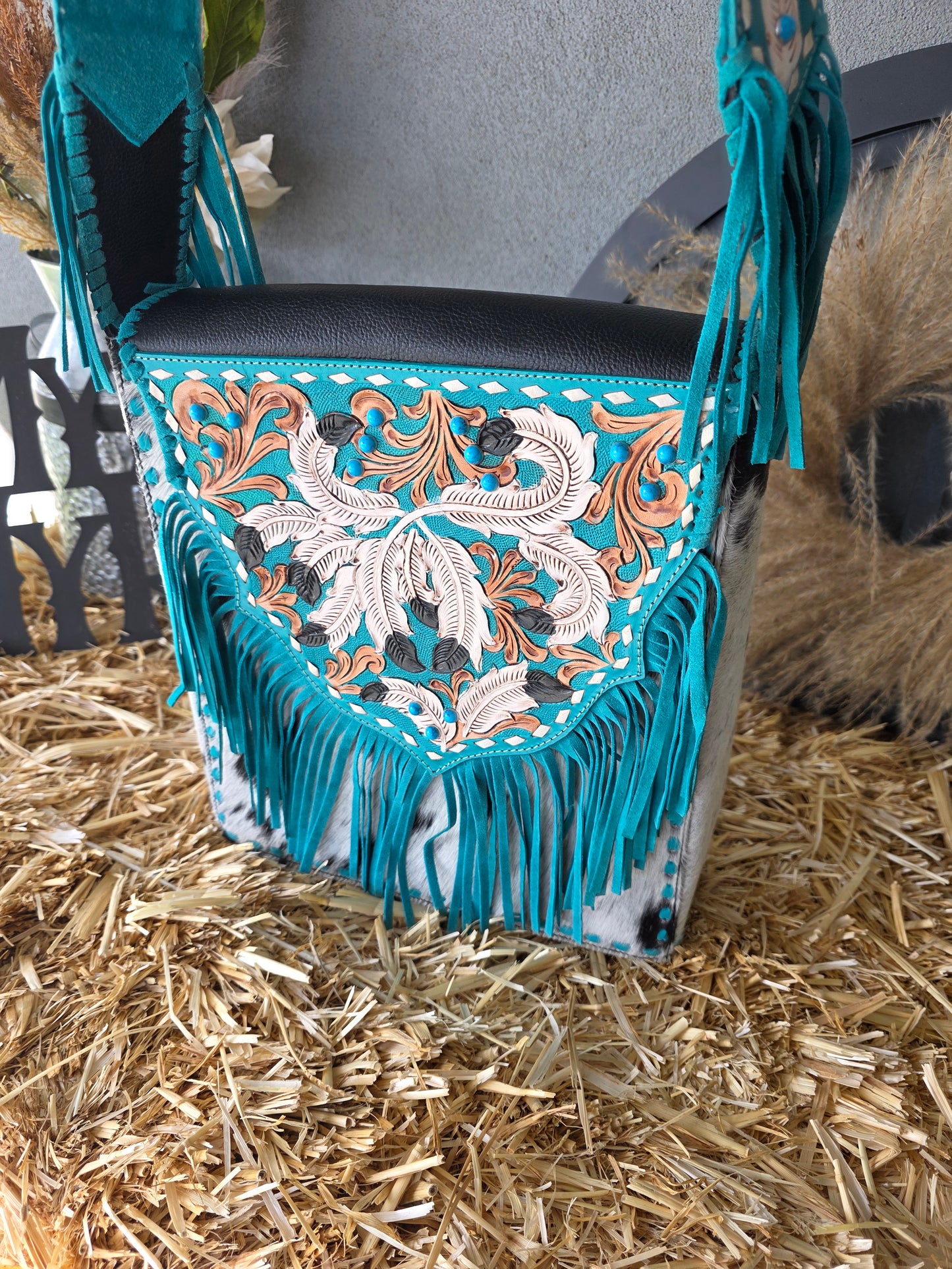 FEATHER TOTE