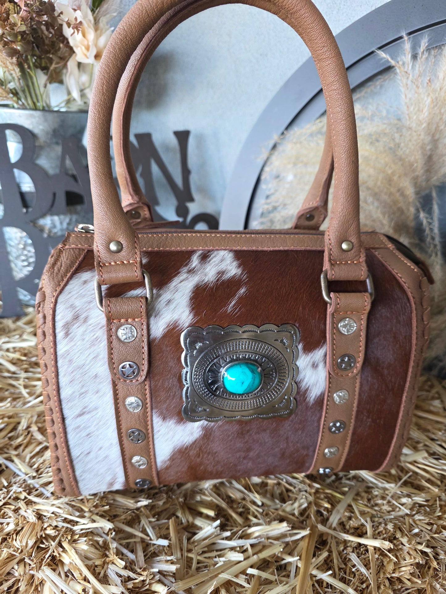 MEDIUM TAN DUFFLE BAG