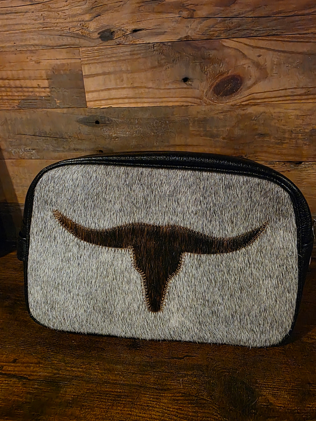 COWHIDE TOILETRY BAG