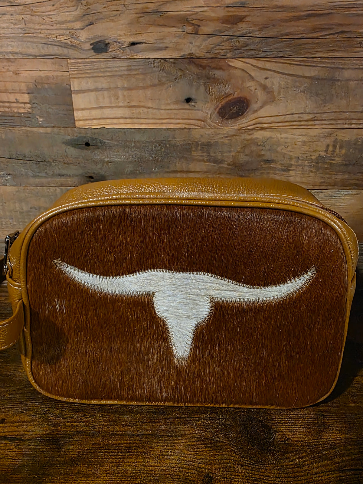 COWHIDE TOILETRY BAG
