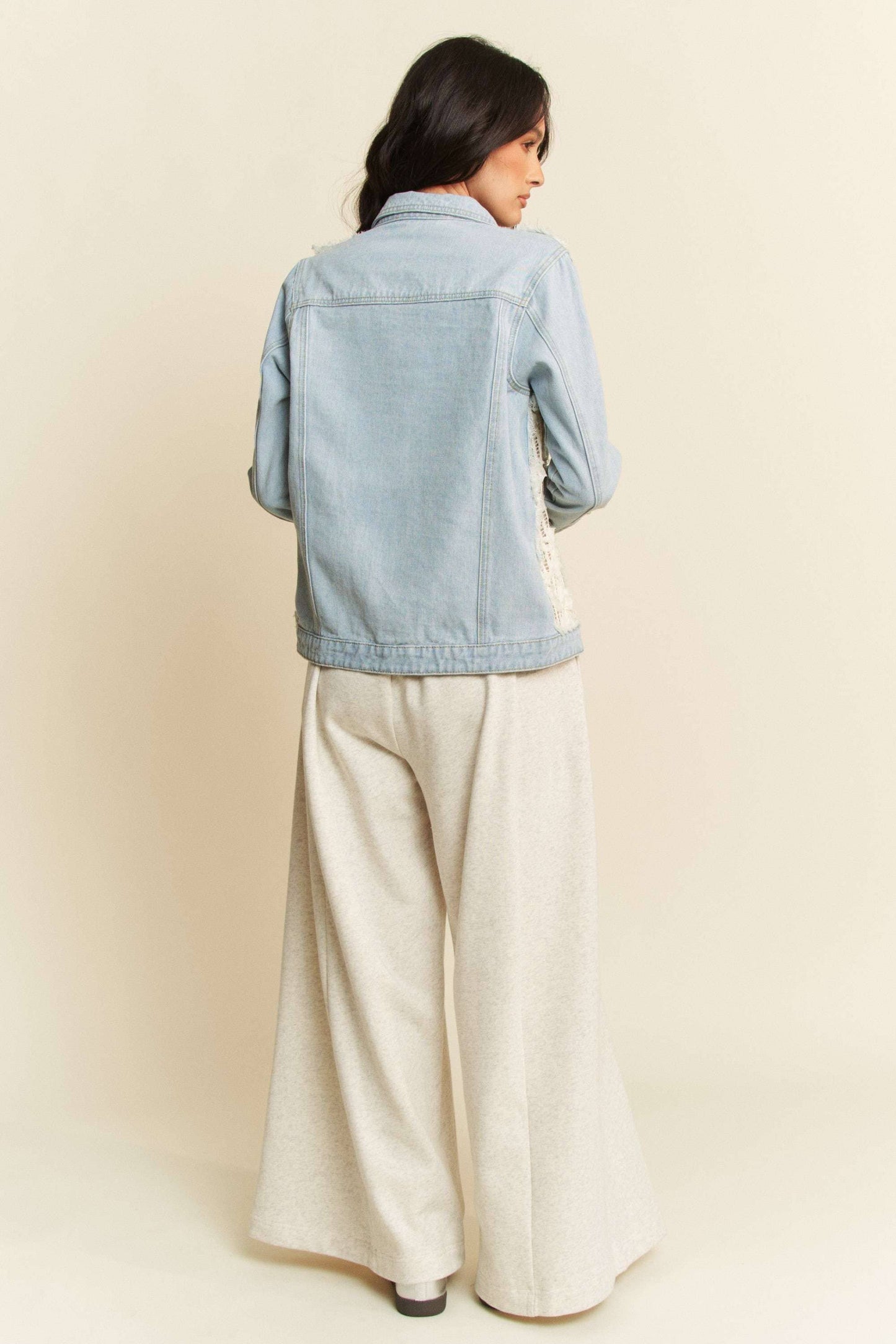 LACE CHEST POCKET BUTTON DOWN DENIM JACKET