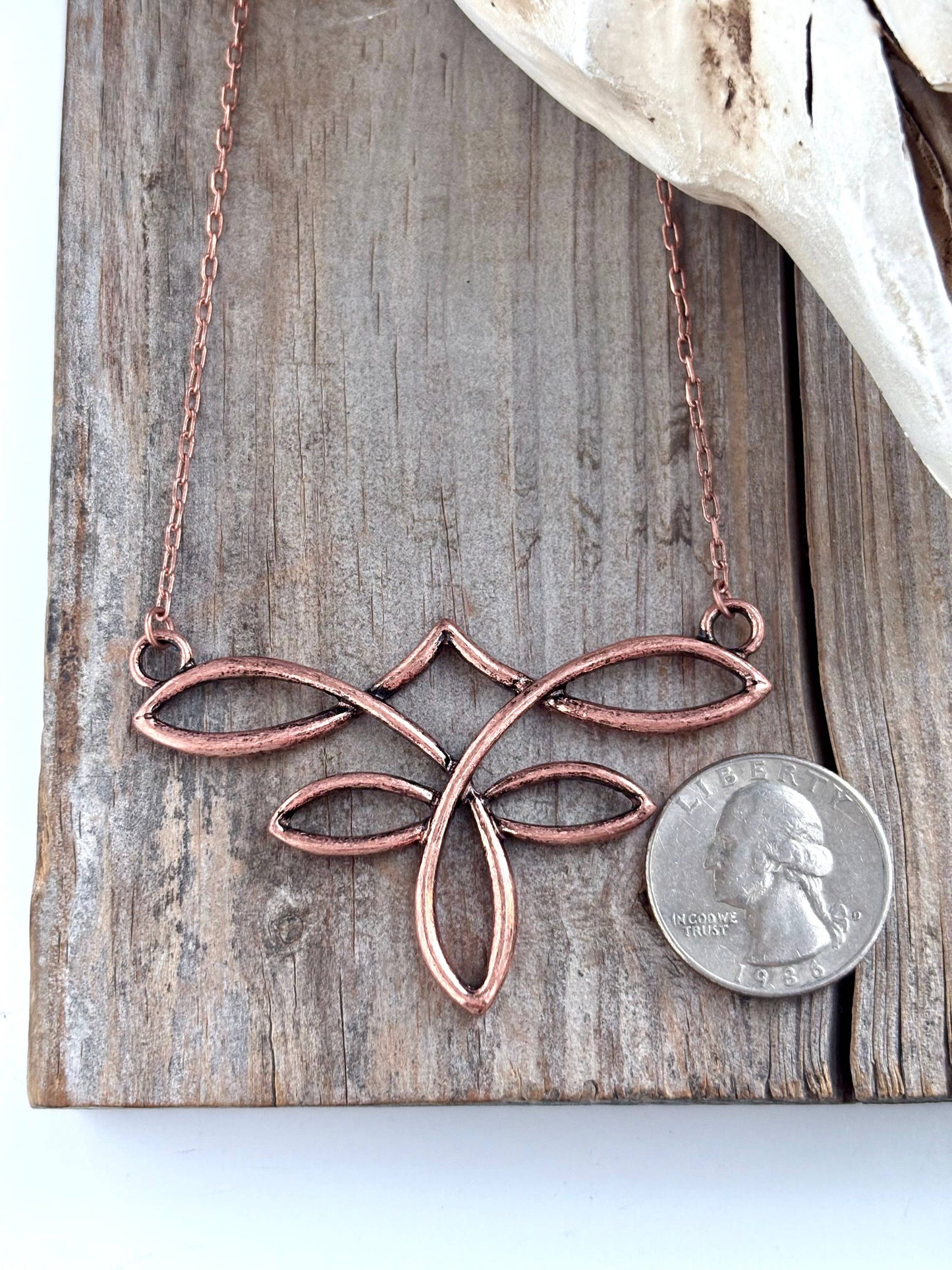 Western Style Booth Stitch Pendant Chain Necklace